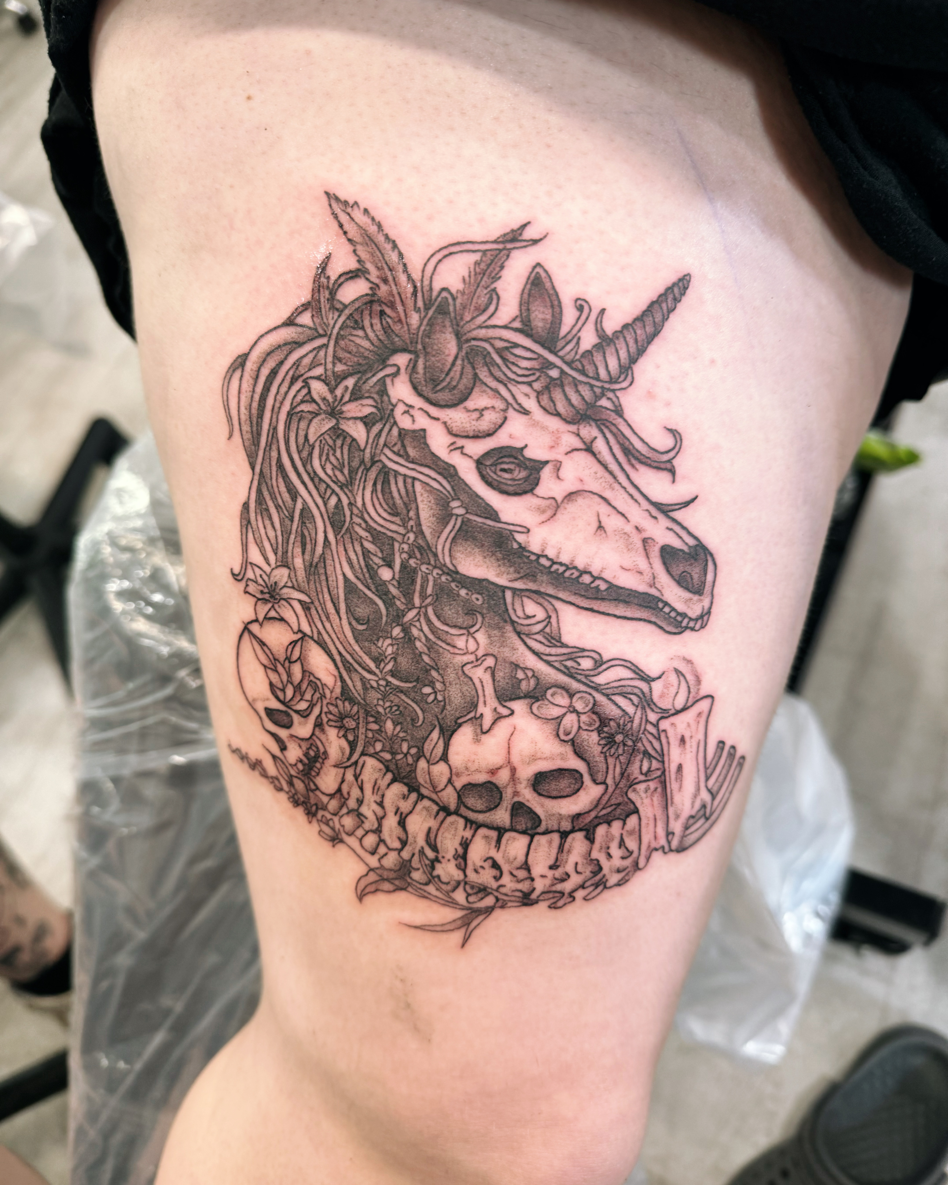Dead Unicorn Fine line tattoo